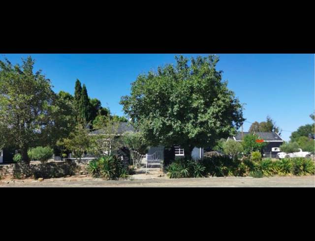 12 BEDROOM HOUSE FOR SALE IN SUTHERLAND